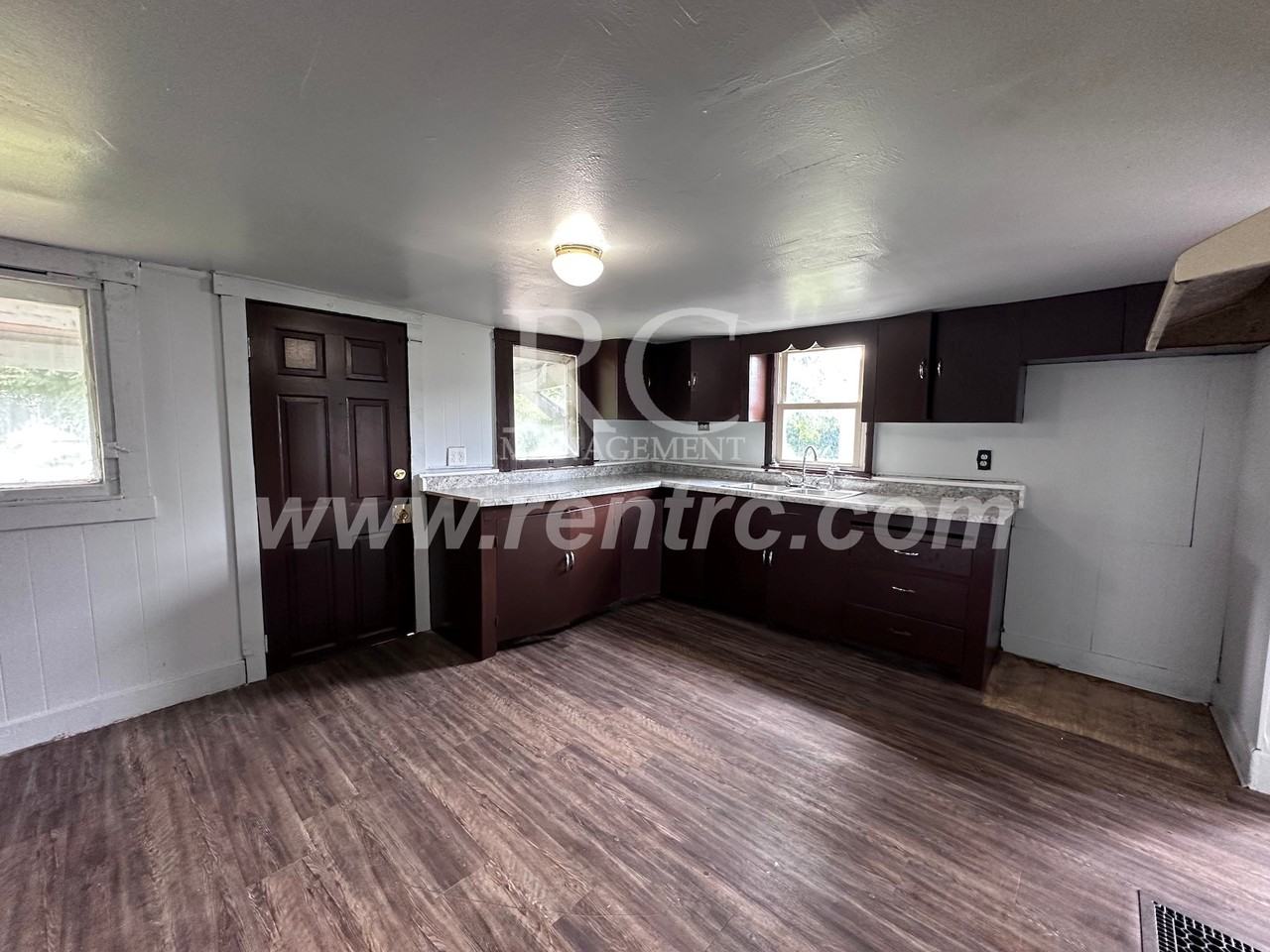 1226 Freeman St - Photo 2 of 17