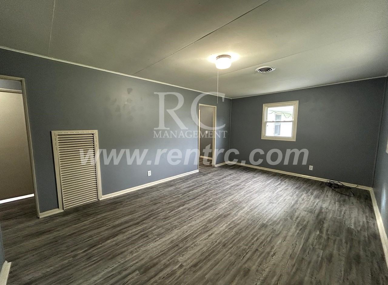231 Lindenwood Dr - Photo 6 of 18
