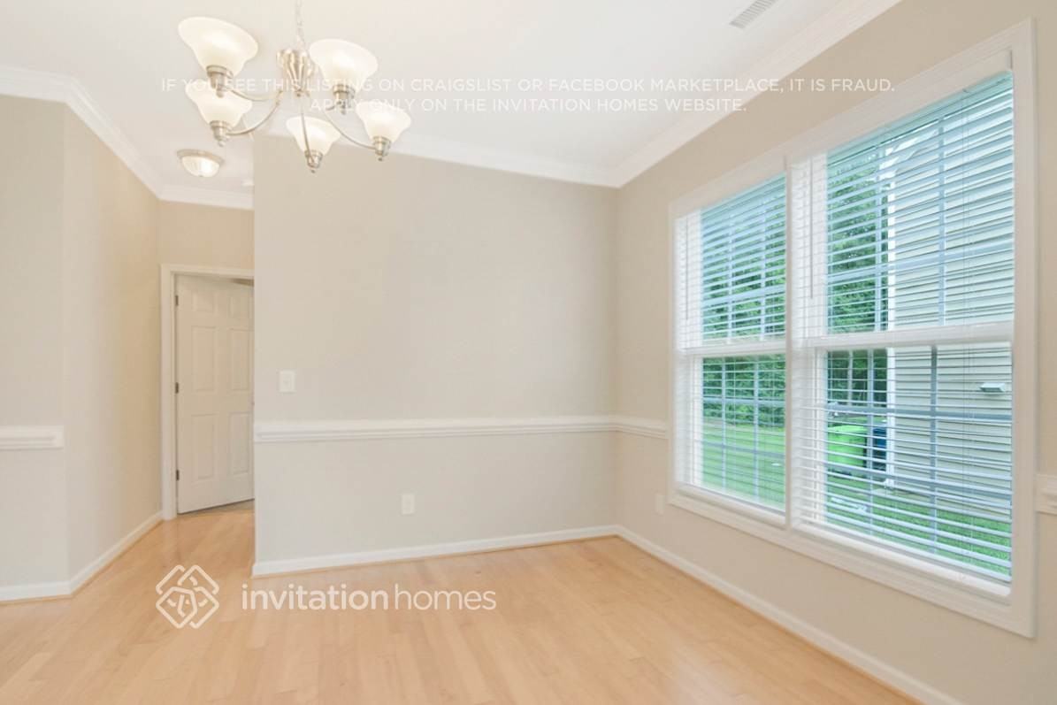 2349 Lazy River Dr - Photo 6 of 34