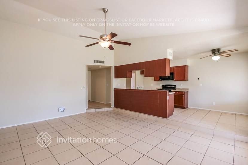 3943 W Windrose Dr - Photo 4 of 22
