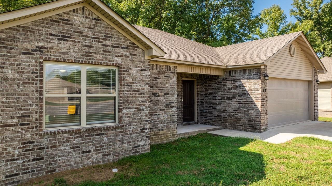 18 Lilly Ann Ct - Photo 4 of 34