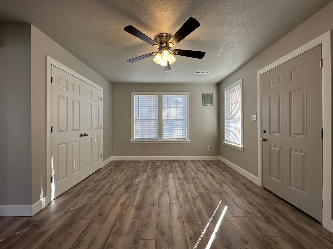 4221 Jenny Lind Rd - Photo 2 of 17