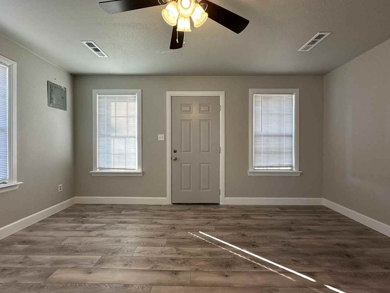 4221 Jenny Lind Rd - Photo 3 of 17