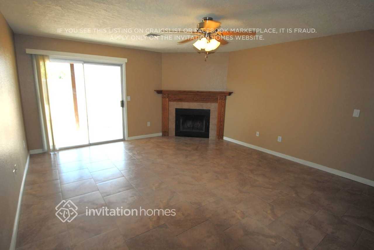 6420 W Monterey St - Photo 2 of 7