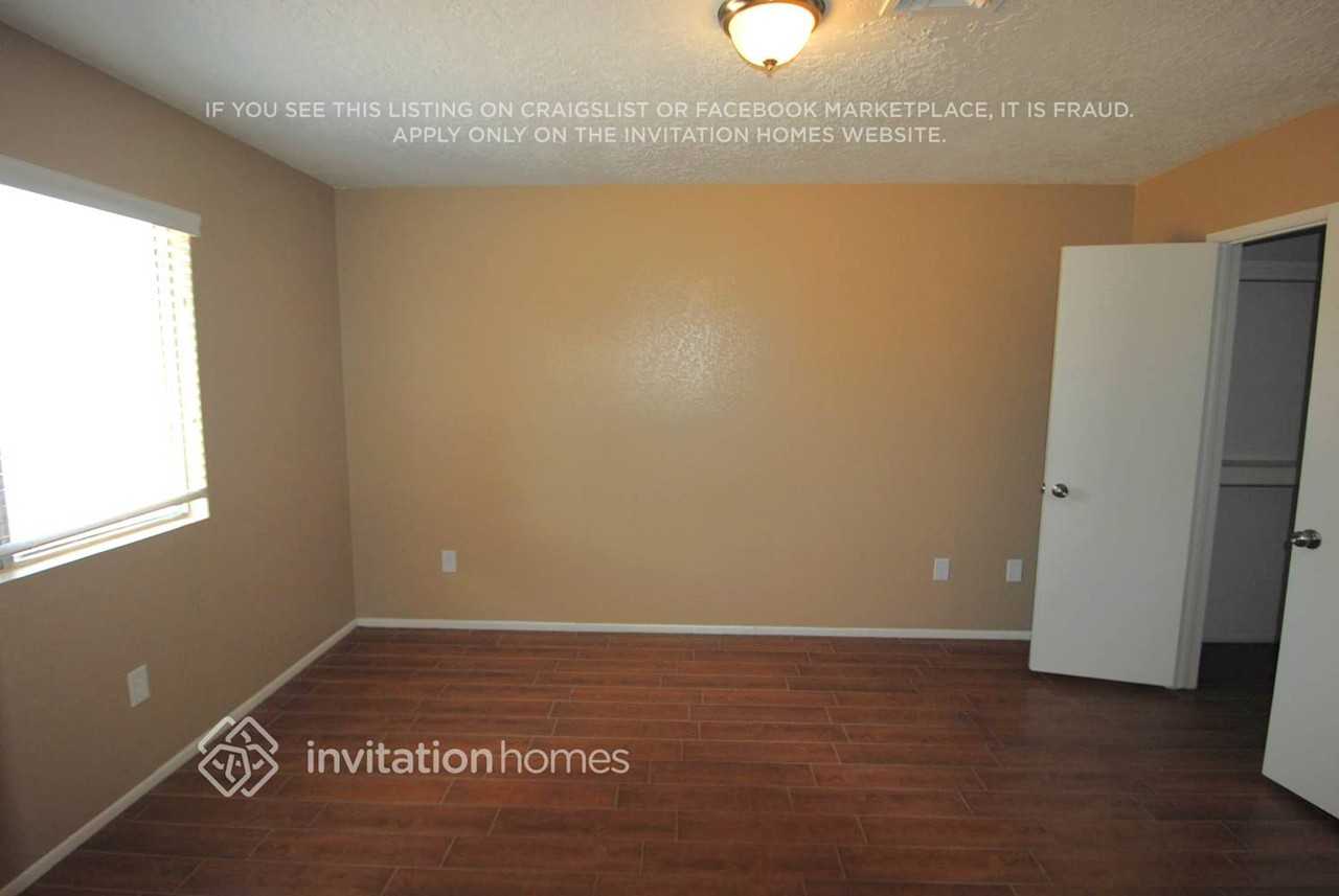 6420 W Monterey St - Photo 3 of 7