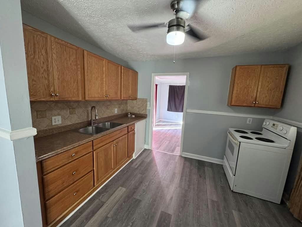 1800 Trogdon Street - Photo 3 of 28
