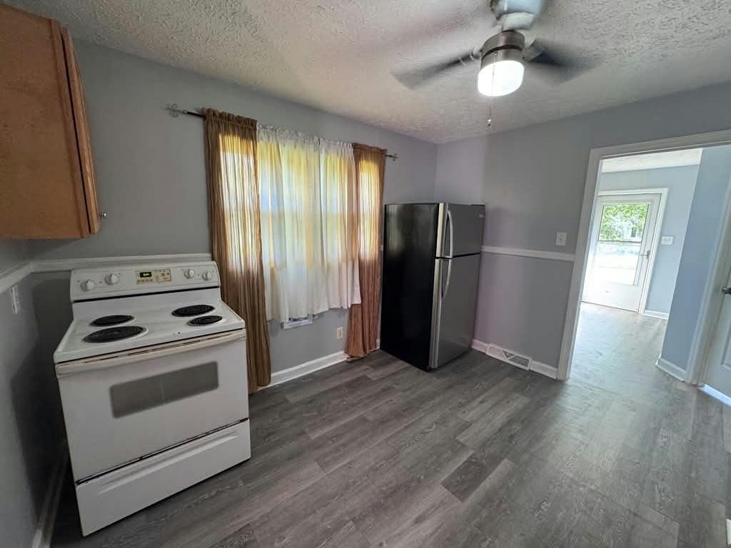1800 Trogdon Street - Photo 4 of 28