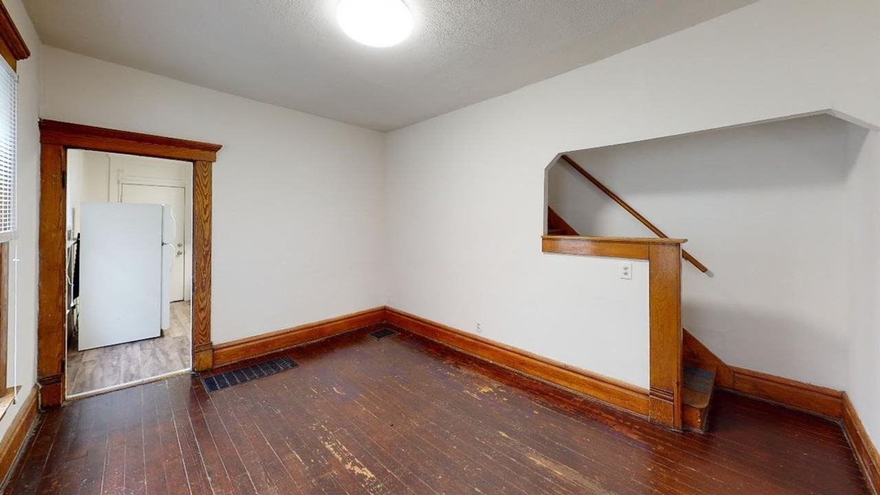 48 W Blake Ave - Photo 3 of 16