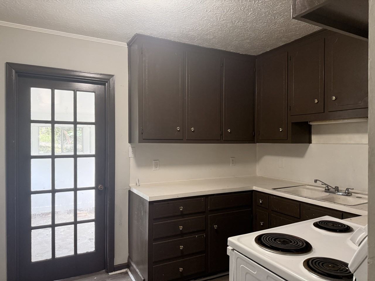 3462 East St - Photo 4 of 8