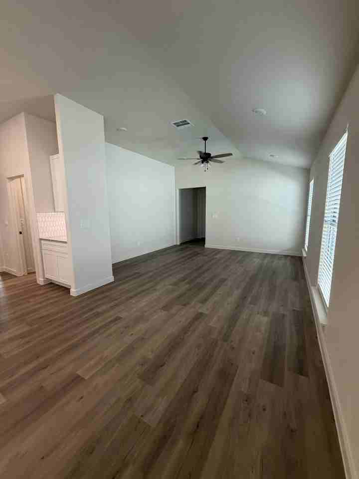 9204 Prairieland Drive - Photo 4 of 7