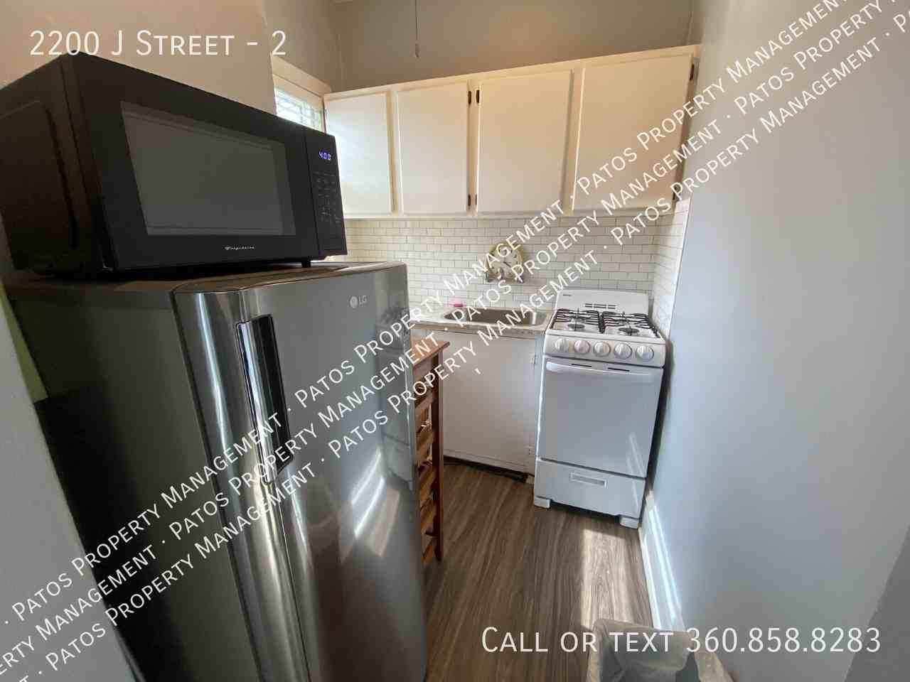 2200 J St #2 - Photo 6 of 17