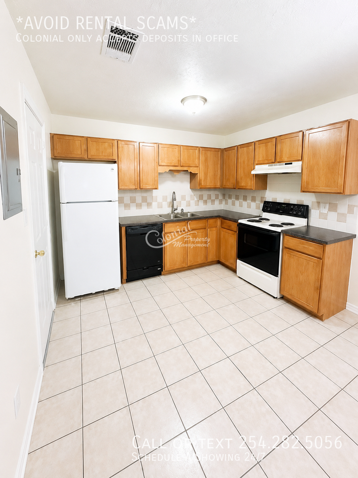 3005 Cantabrian Dr #D - Photo 3 of 6