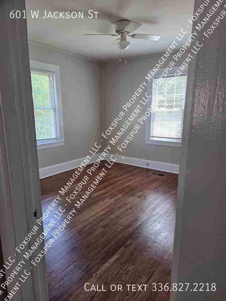 601 W Jackson St - Photo 5 of 20
