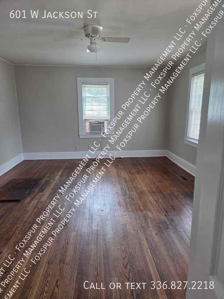 601 W Jackson St - Photo 4 of 20