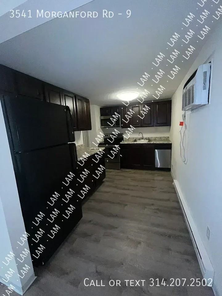 3541 Morganford Rd #9 - Photo 5 of 8