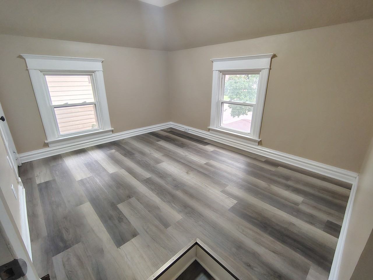 1208 Revell Ave - Photo 6 of 7