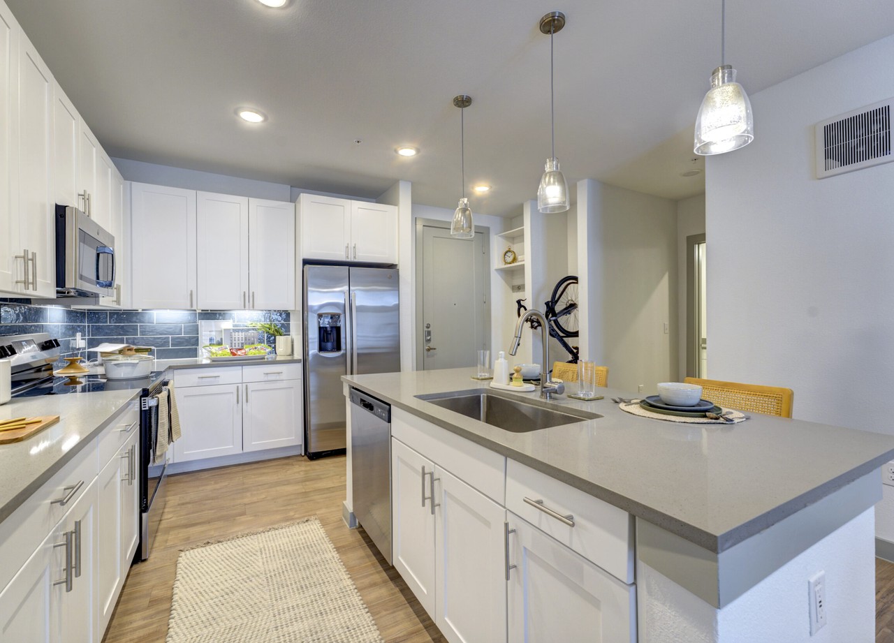 1130 Airport Blvd - Photo 3 of 25