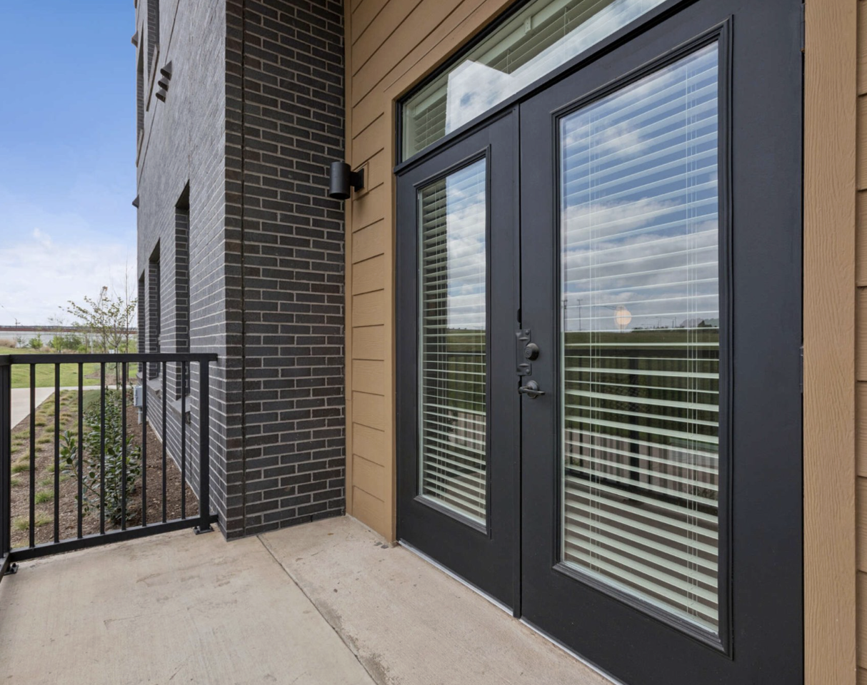 4710 E 5th St - Photo 5 of 29