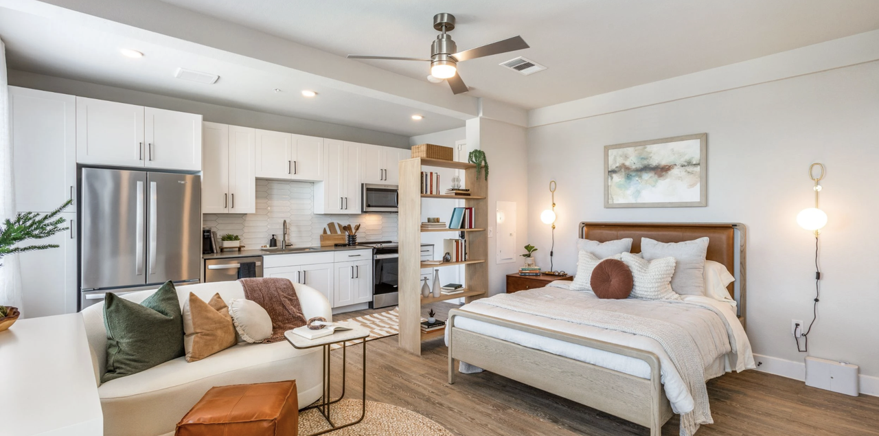 841 Airport Blvd - Photo 5 of 18