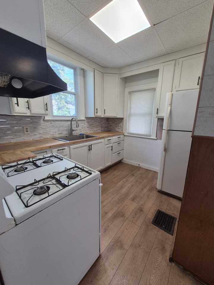 692 Chili Ave - Photo 5 of 17