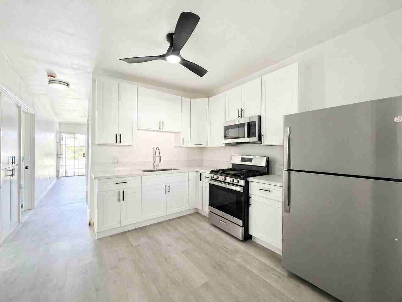 694 Illinois Ave , Unit 694 - Photo 4 of 11