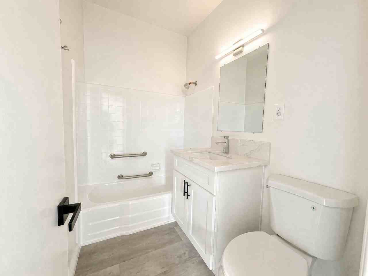 694 Illinois Ave , Unit 694 - Photo 5 of 11