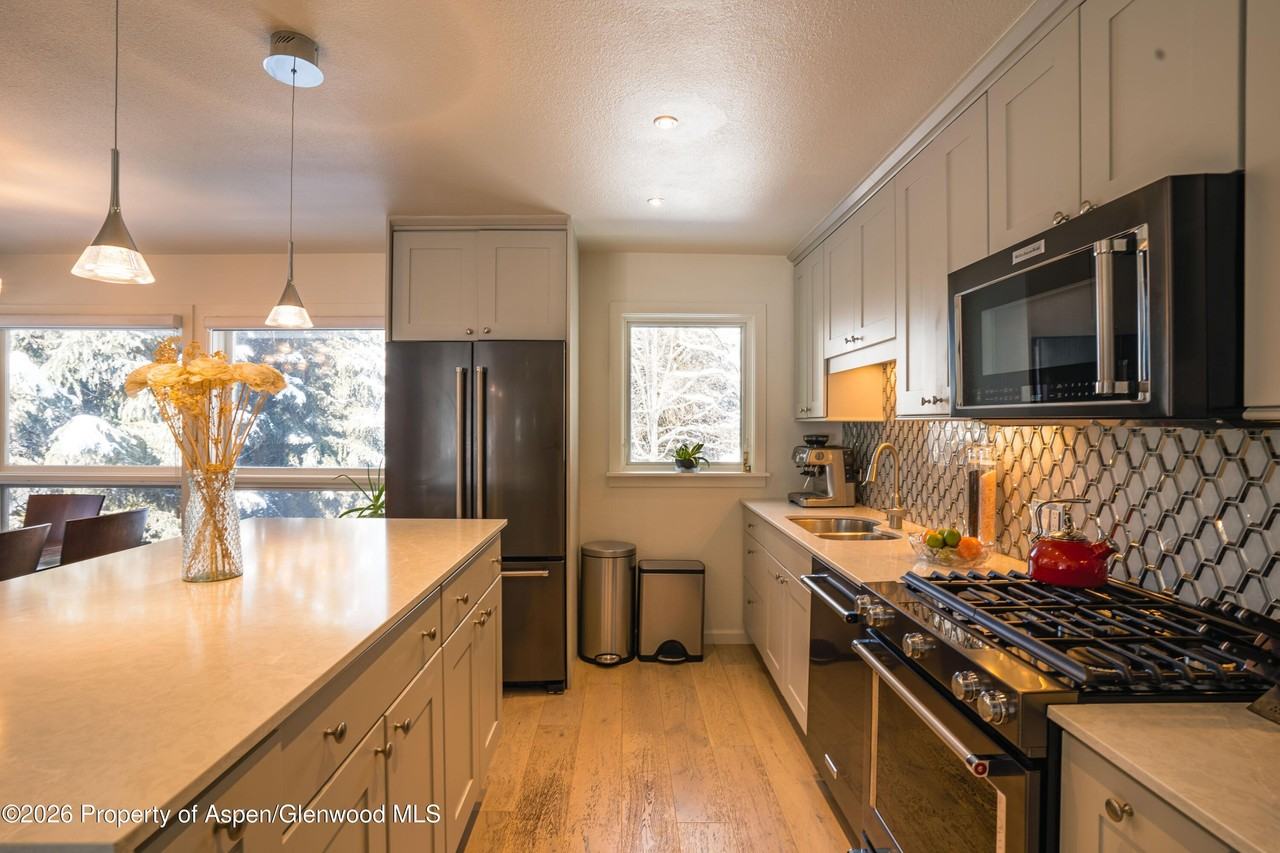 1445 Sierra Vista Dr #2 - Photo 6 of 15