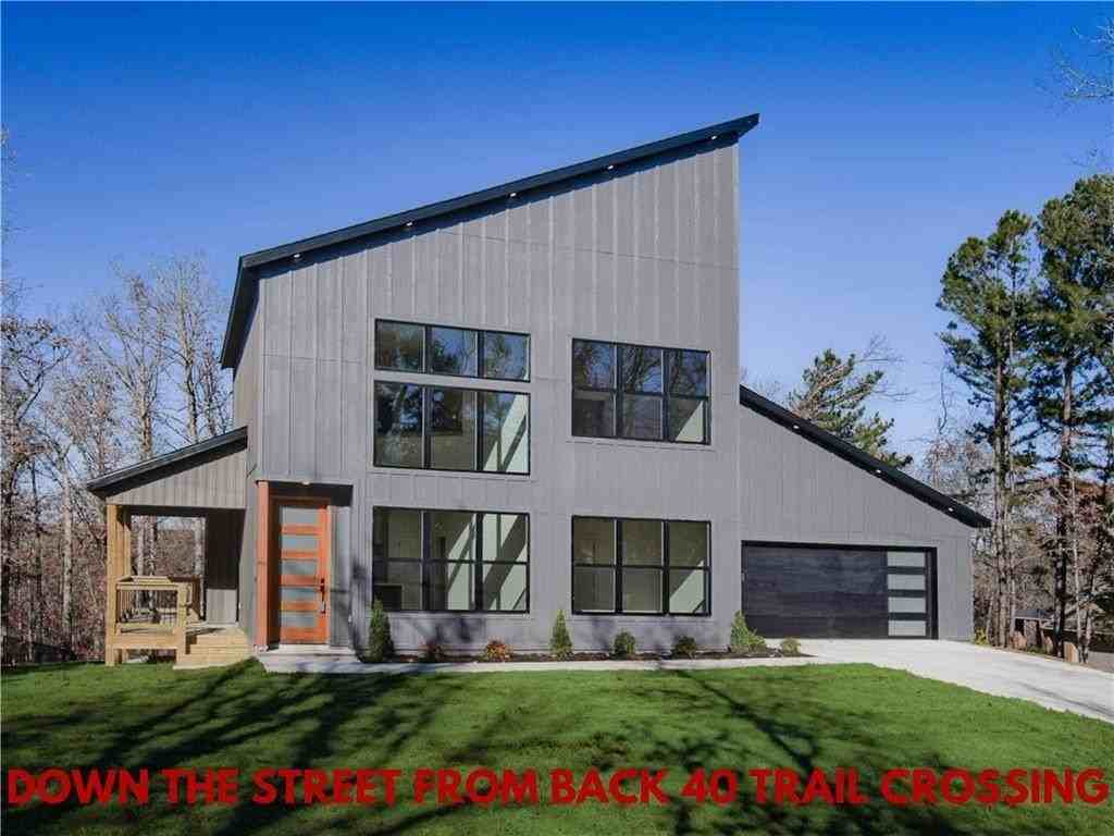2 Haslemere Dr