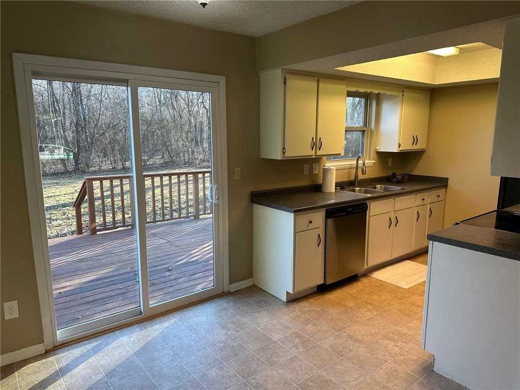 332 W Nightingale Cir - Photo 3 of 14