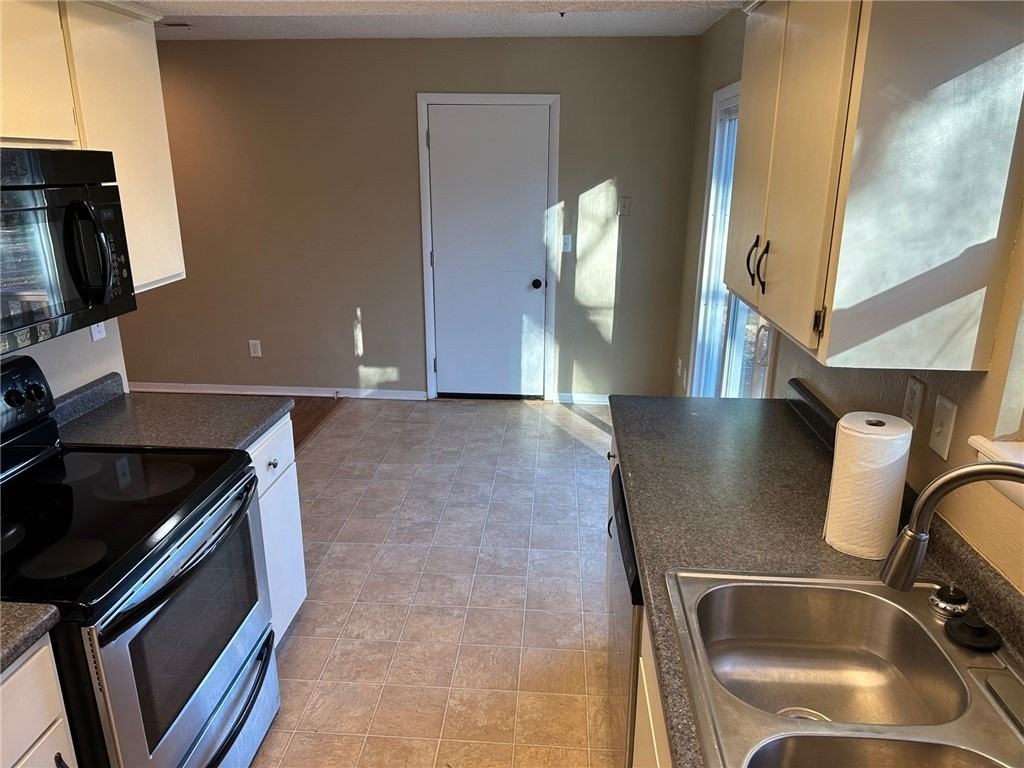 332 W Nightingale Cir - Photo 5 of 14