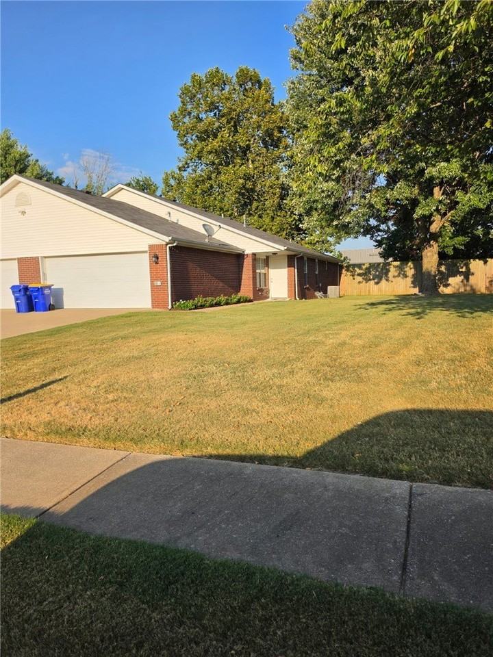 809 Kinkade Pl #A