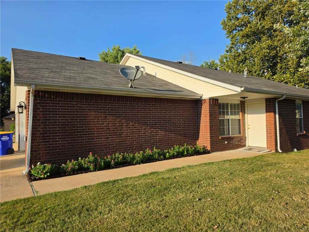 809 Kinkade Pl #A - Photo 2 of 25