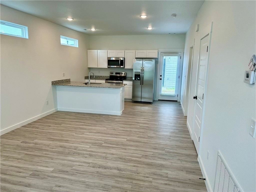 831 New York Ave - Photo 2 of 12