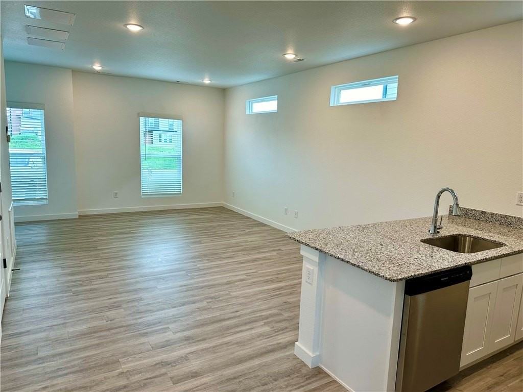 831 New York Ave - Photo 4 of 12