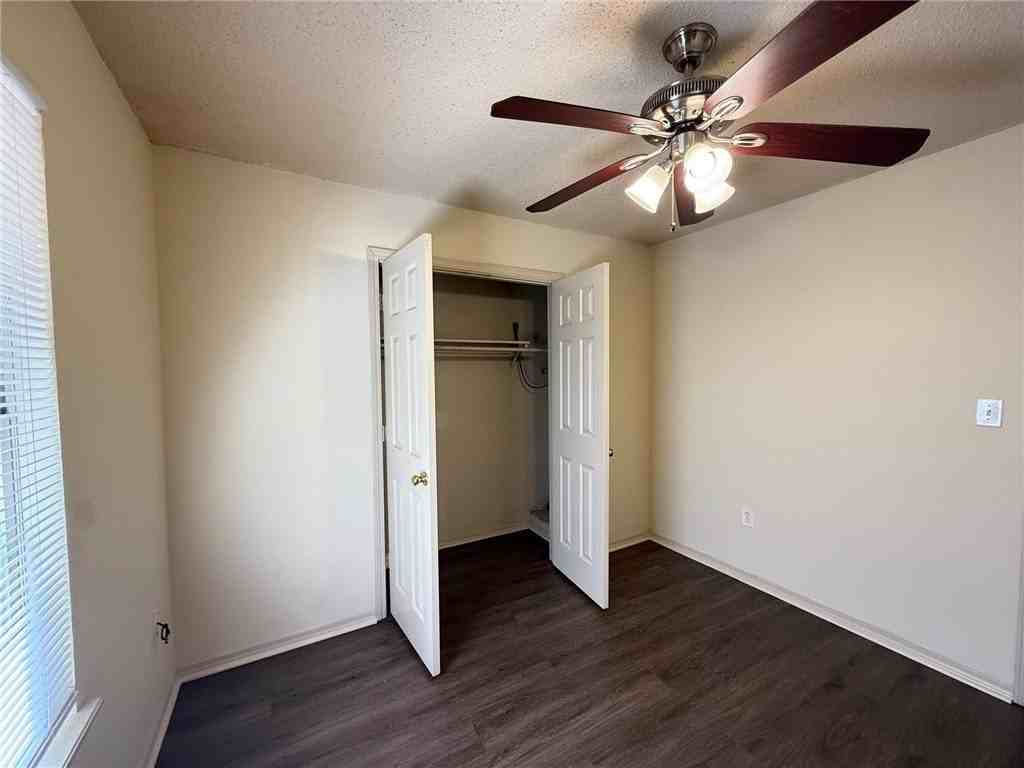 2310 N Raven Ln - Photo 4 of 13
