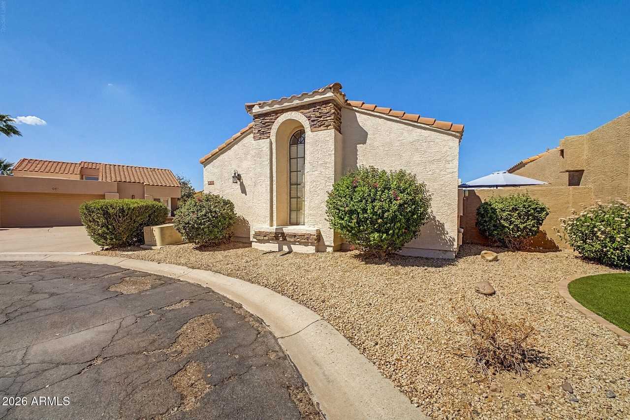 15163 N 86th Dr - Photo 4 of 38