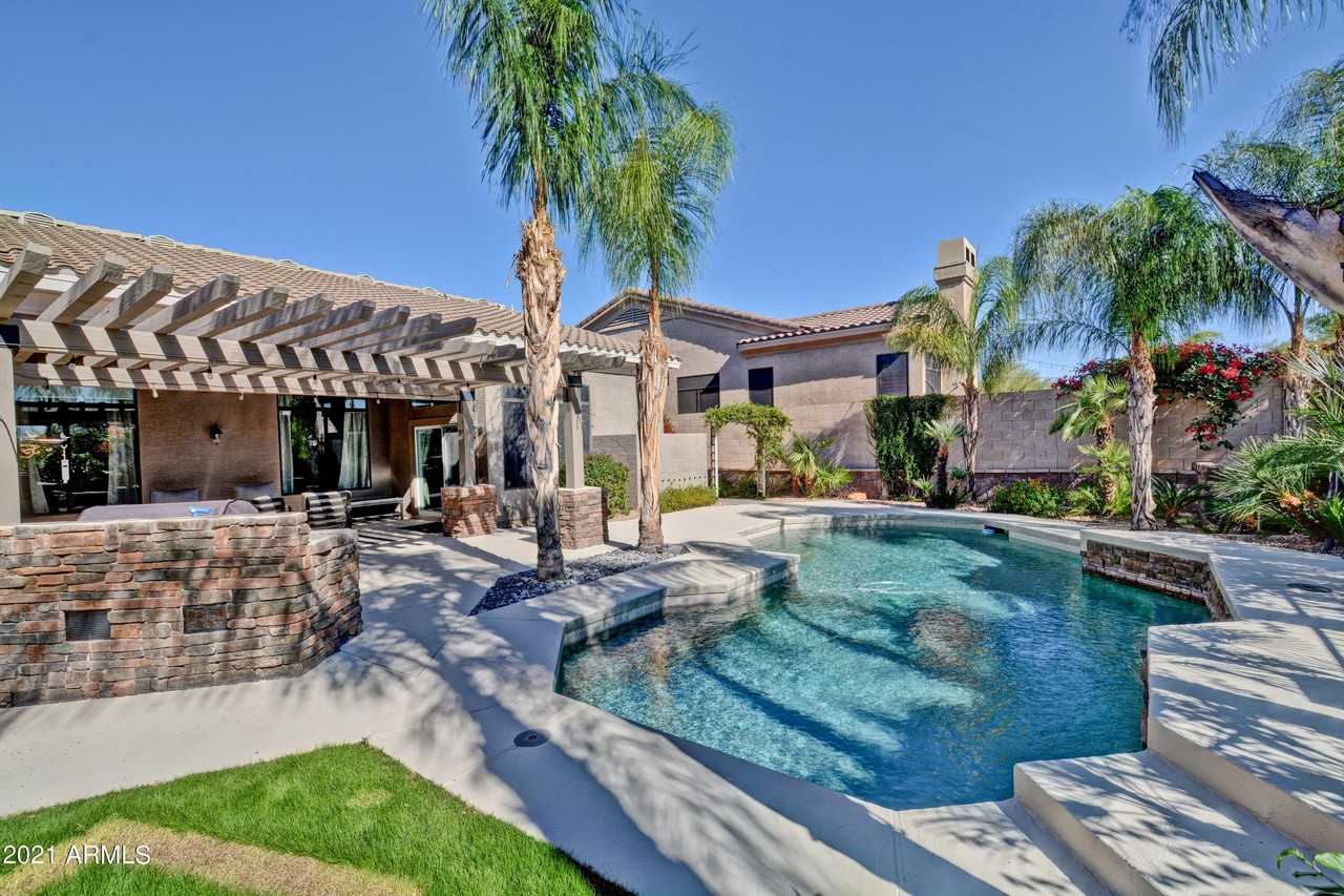13059 E Poinsettia Dr - Photo 4 of 47