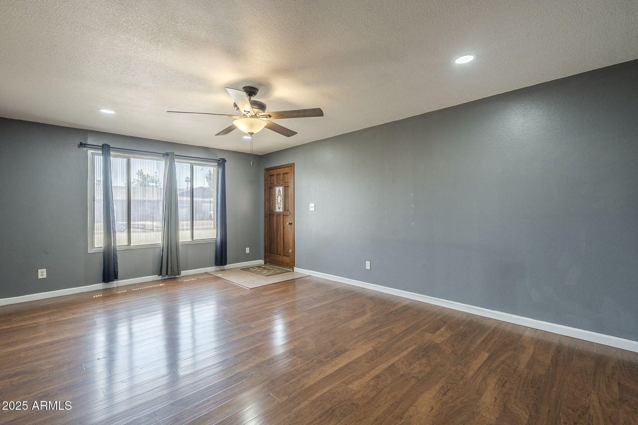 3236 S Kenwood Ln - Photo 6 of 36