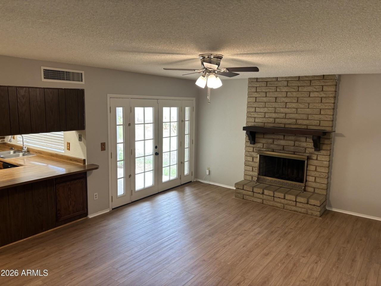 1237 W Ellis St - Photo 7 of 22