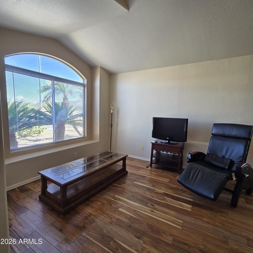 1125 E Montoya Ln - Photo 4 of 28