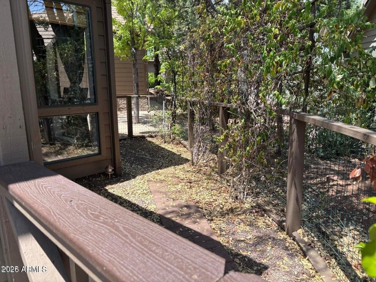 2505 E Elk Run Ct - Photo 2 of 24