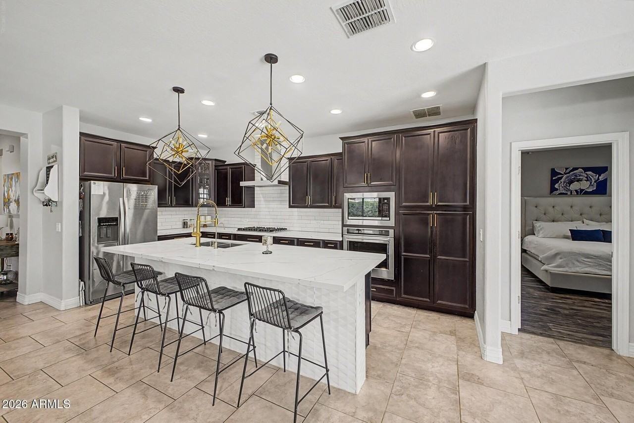 9020 S 41st Gln - Photo 2 of 33