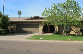 1016 E Rose Ln - Photo 1 of 1