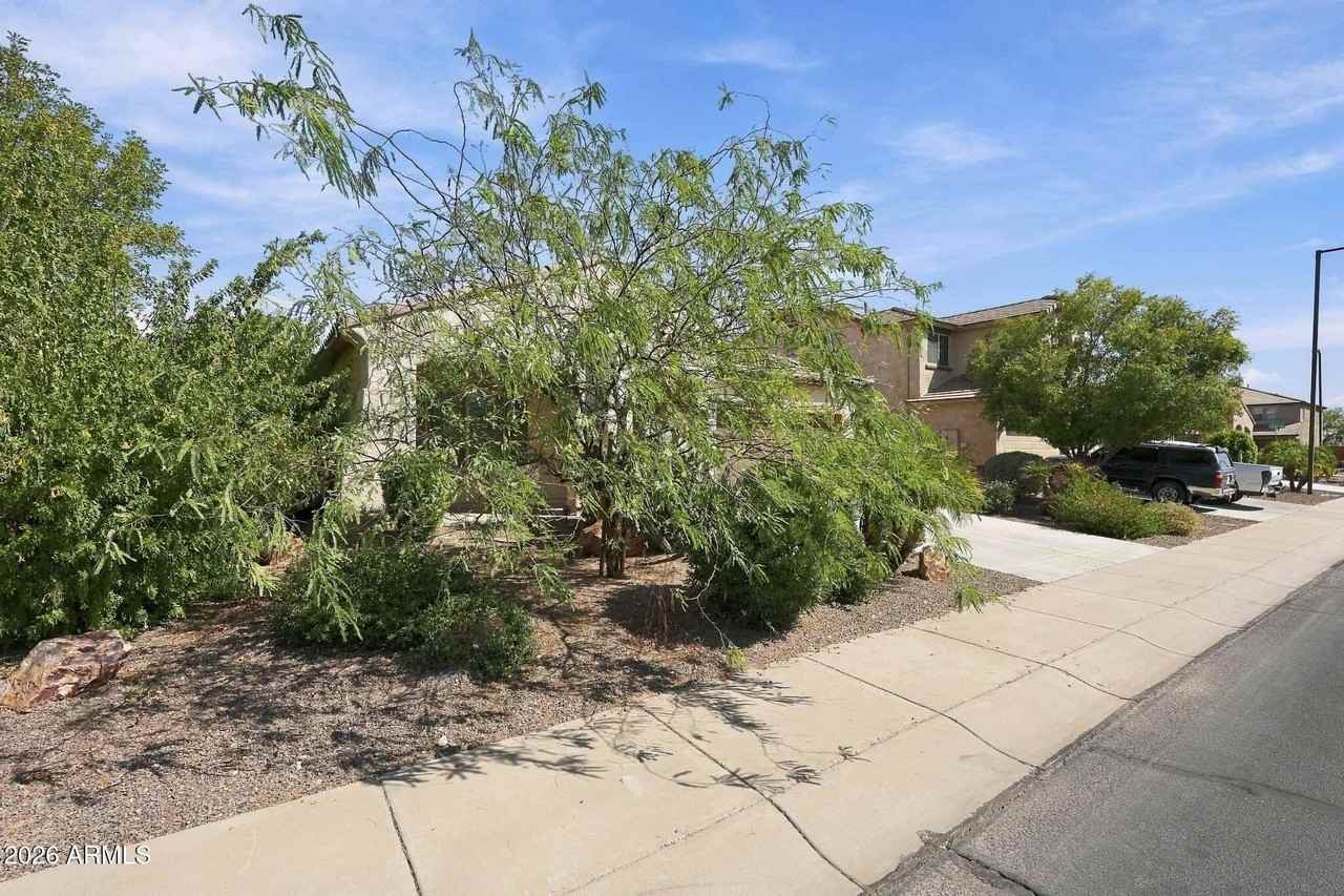 25954 W Potter Dr - Photo 3 of 32