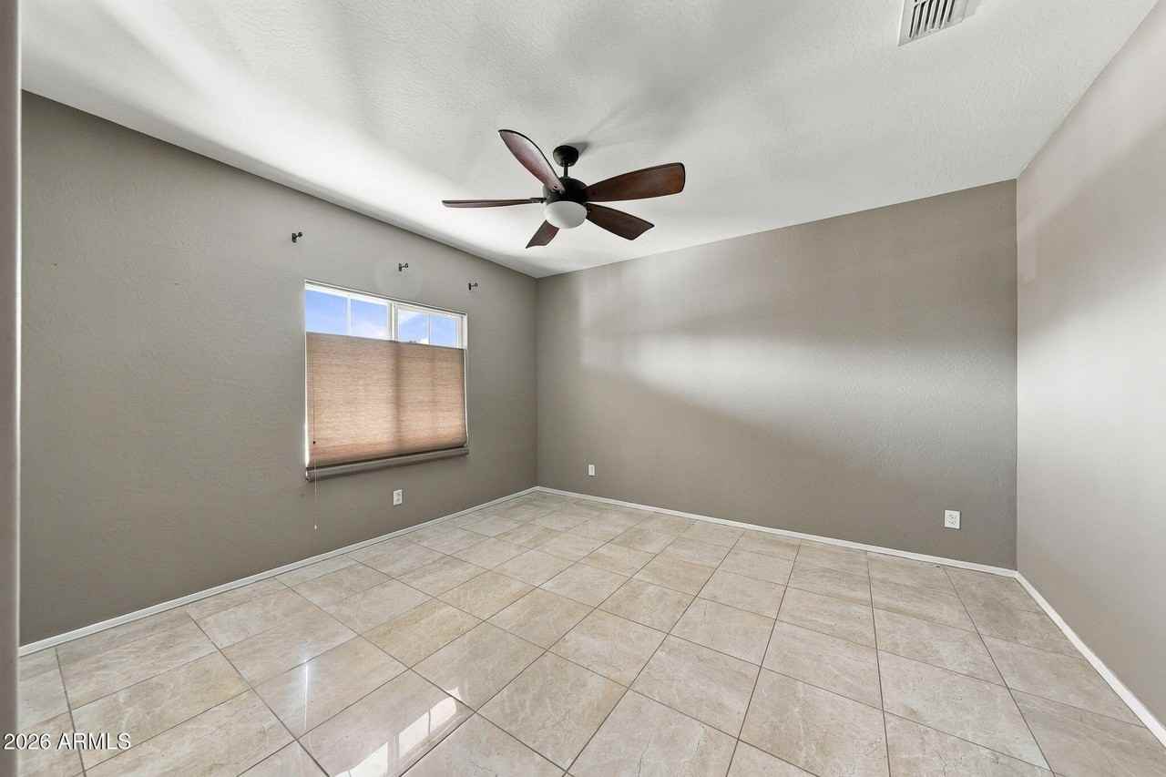 25954 W Potter Dr - Photo 5 of 32