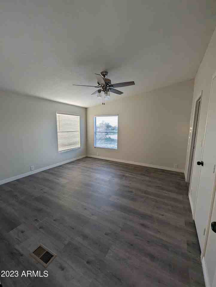 22455 E Royd Rd - Photo 6 of 26