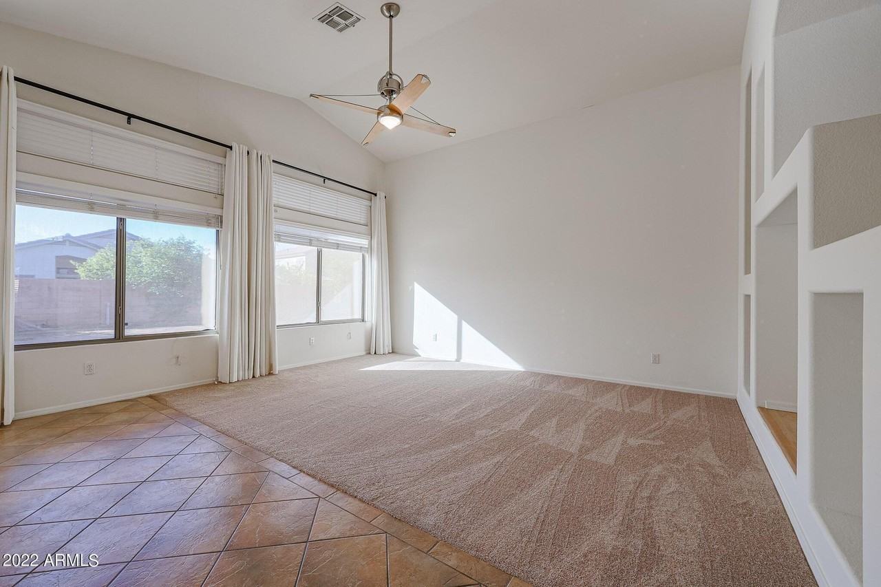 333 W Raven Dr - Photo 5 of 6