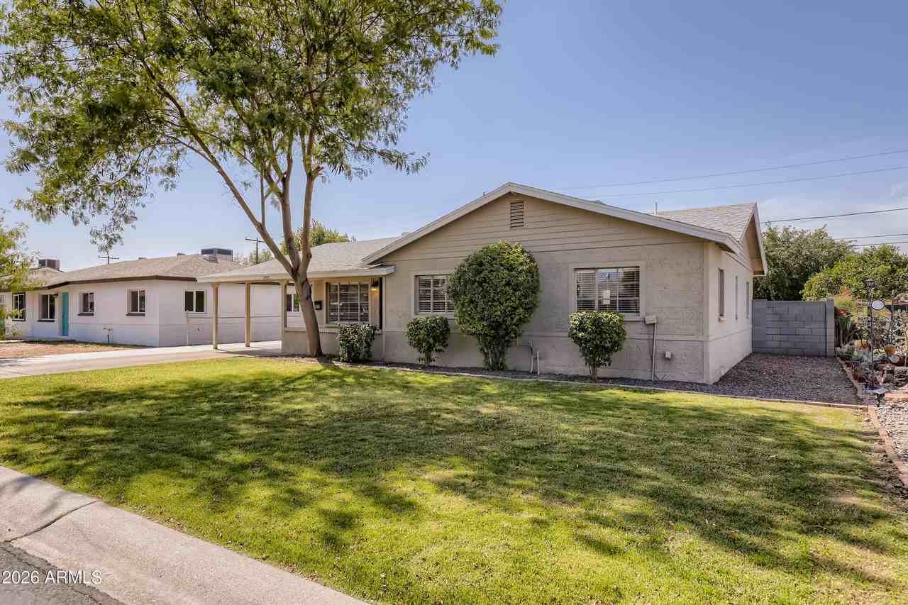 2405 W Citrus Way - Photo 3 of 32