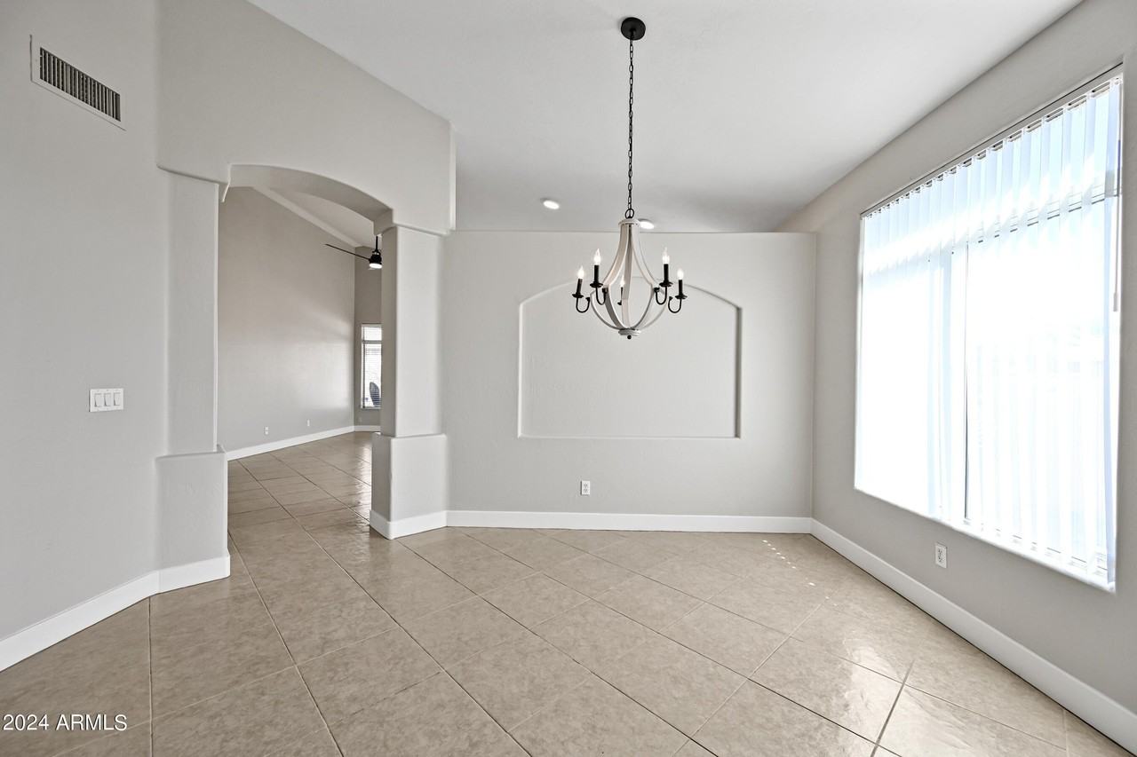 2463 N 138th Ave - Photo 4 of 30