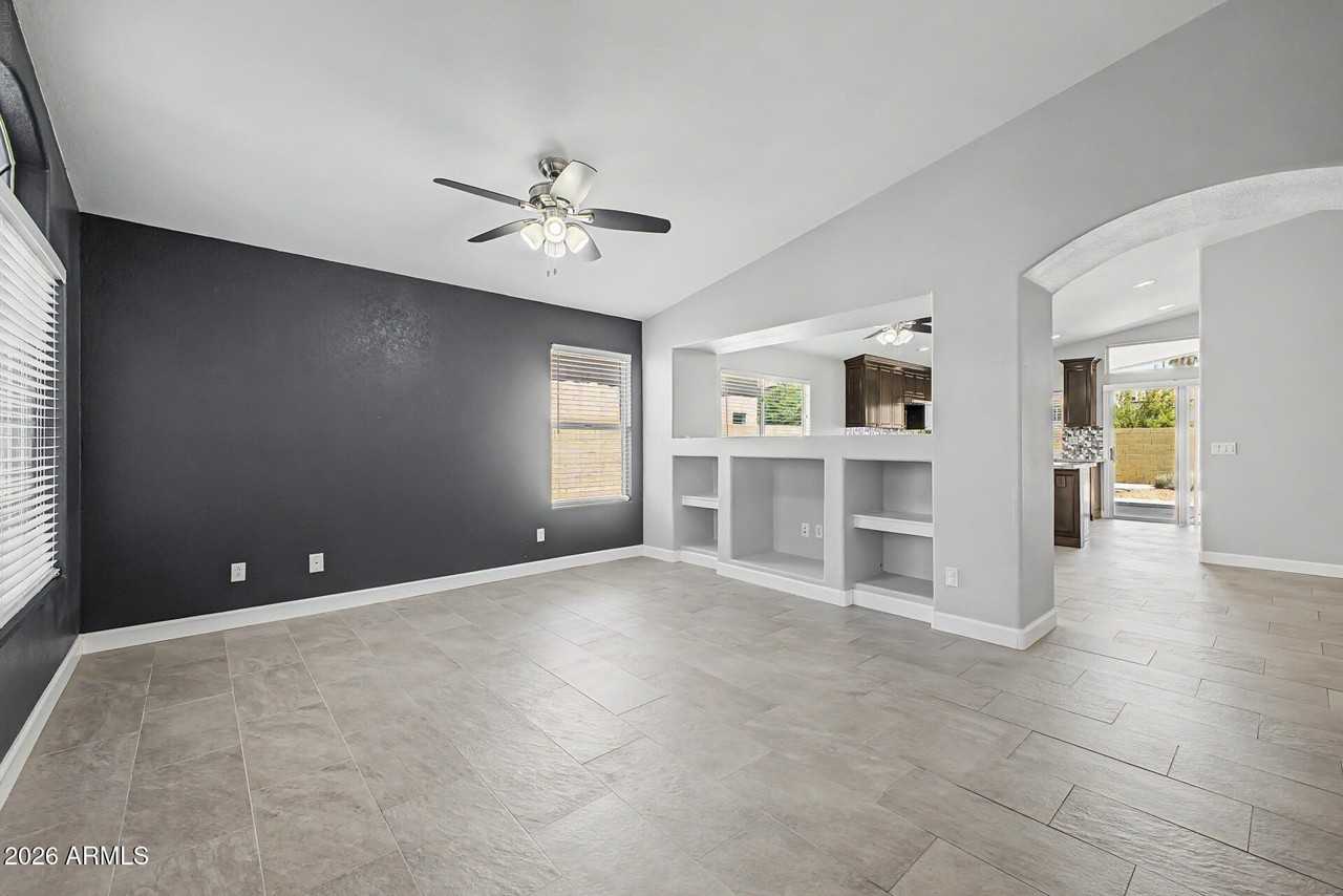 18619 N 40th Pl - Photo 3 of 25